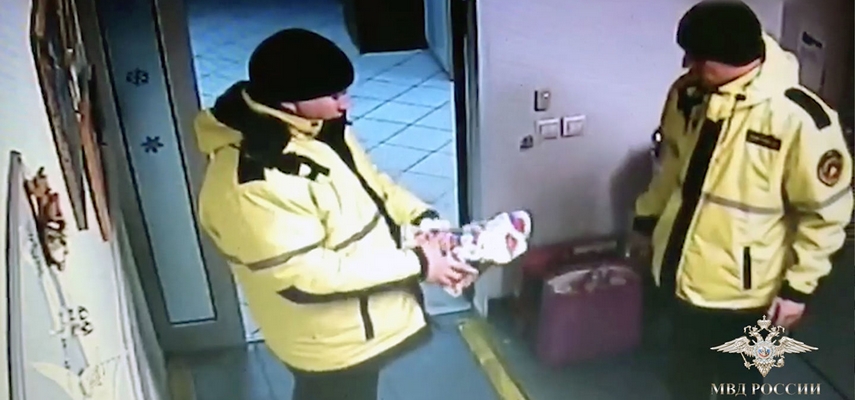 Двух чоповцев задержали за кражу подарков для больных детей